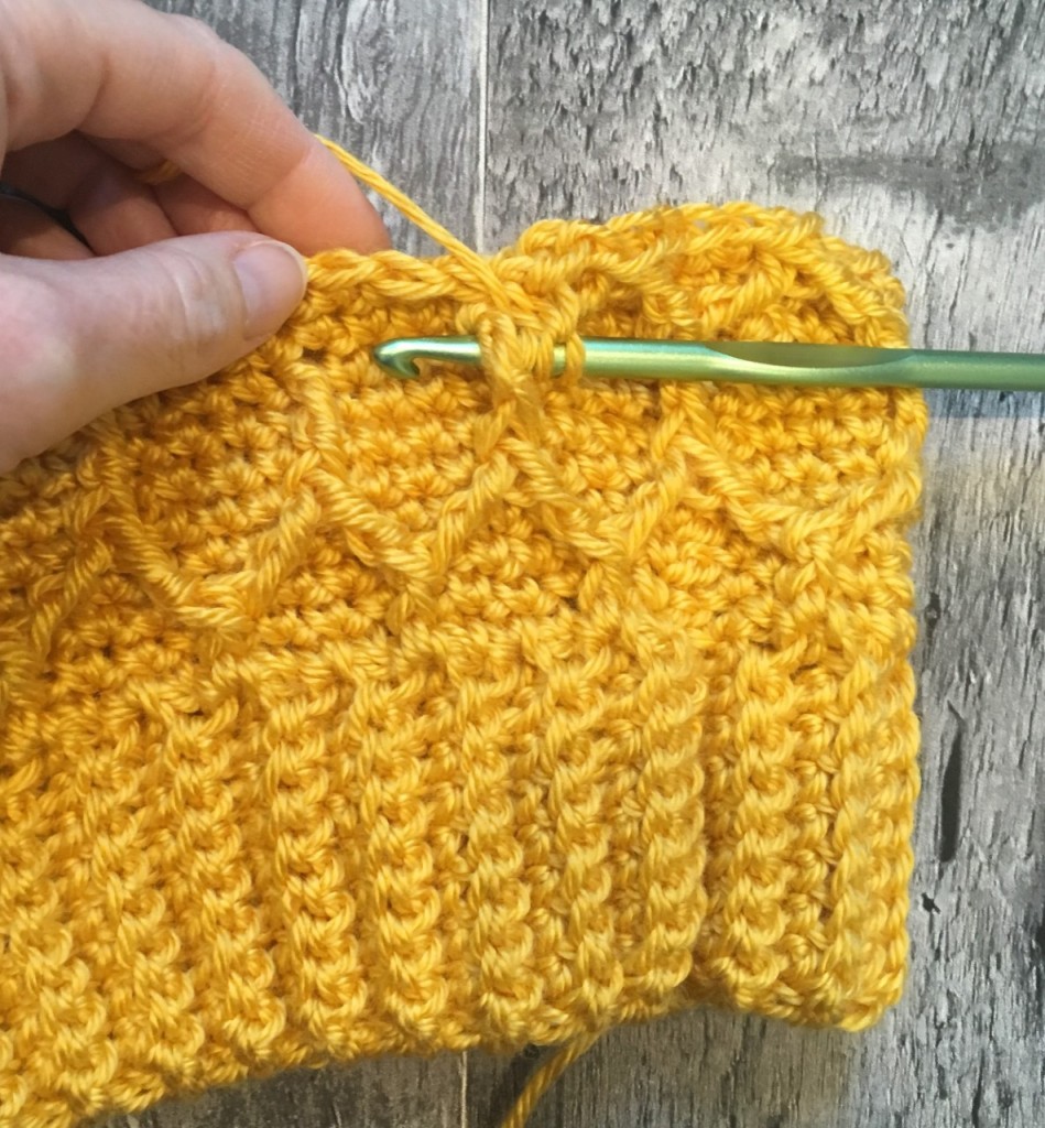 How to Avoid Tangling Yarn While Knitting - A Bee In The Bonnet